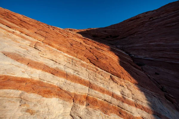 火谷的弧形岩石 粉色和橙色景观 — 图库照片