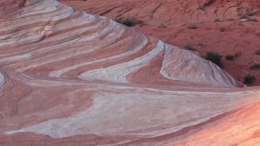 Nevada çölündeki Ateş Vadisi Parkı 'nda kaya oluşumları, ABD