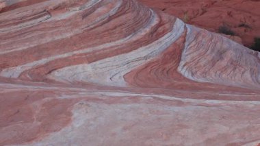 Nevada çölündeki Ateş Vadisi Parkı 'nda kaya oluşumları, ABD