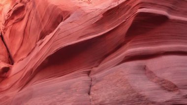 Antilop Kanyonu 'nun Arizona, ABD' deki görüntüleri. Kıvrımlı renkli çizgili kaya dalgaları, kesinlikle karmaşık bir manzara.