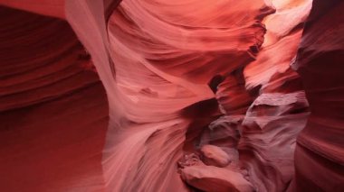 Antilop Kanyonu, Page, Arizona, ABD yakınlarında. Antilop Kanyonu, Amerika 'nın güneybatısındaki en çok ziyaret edilen ve en çok fotoğraflanan kanyondur..