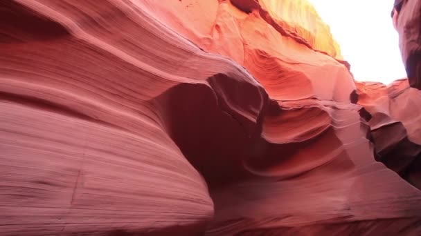 Kuvamateriaalia Viehättävä Hämmästyttäviä Muotoja Oranssi Vaaleanpunainen Antelope Canyon — kuvapankkivideo