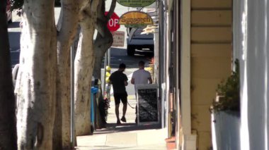 San Francisco, California 'daki Glen Park mahallesindeki sokak sahnesi, Ekim 2018 dolaylarında.