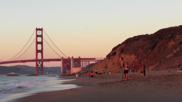Unbekannte Baker Beach San Francisco Kalifornien Die Golden Gate Brücke — Stockvideo