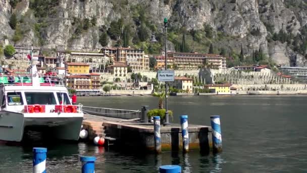 Limone Sul Garda Italië April 2015 Beelden Van Limone Sul — Stockvideo