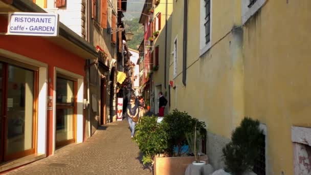 Malcesine Italië April 2015 Beelden Van Het Historische Stadscentrum April — Stockvideo