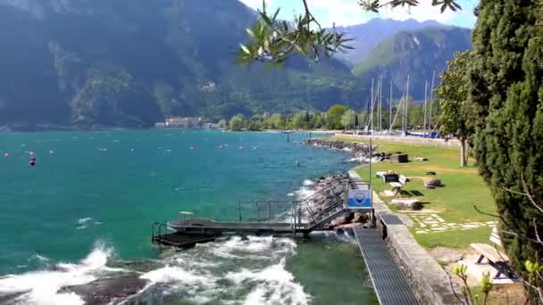 Красивое Озеро Гарда Италии Озеро Гарда Lago Garda Lago Benaco — стоковое видео