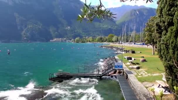 Prachtig Gardameer Italië Het Gardameer Italiaans Lago Garda Lago Benaco — Stockvideo