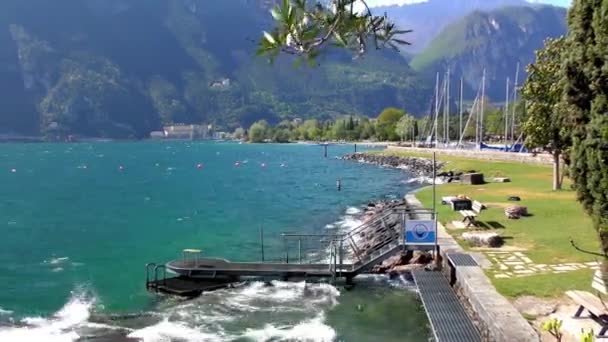 Prachtig Gardameer Italië Het Gardameer Italiaans Lago Garda Lago Benaco — Stockvideo