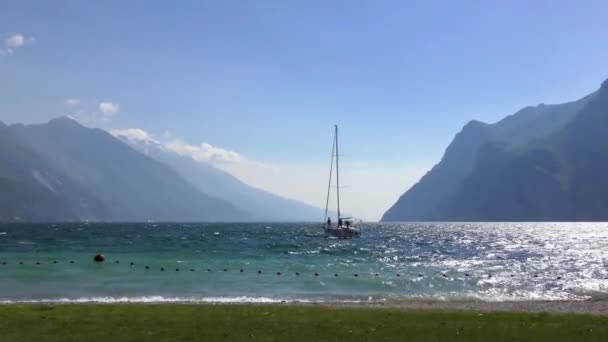 Krásné Jezero Garda Itálii Jezero Garda Italské Lago Garda Nebo — Stock video