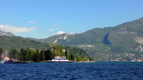 イタリアの美しいガルダ湖 ガルダ湖 イタリア語 Lago Garda Lago Benaco はイタリア最大の湖である 人気の休日の場所であり 北イタリアに位置しています — ストック動画