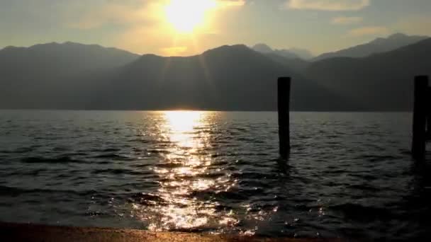 Solnedgang Ved Malcesine Gardasøen Italien Optagelser – Stock-video