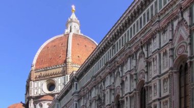 Cattedrale di Santa Maria del Fiore (Türkçe: Çiçek Aziz Mary Katedrali) İtalya 'nın Floransa kentinde bulunur. 4K görüntü