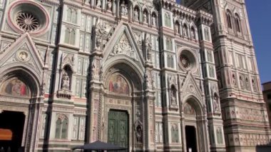 Cattedrale di Santa Maria del Fiore (Türkçe: Çiçek Aziz Mary Katedrali) İtalya 'nın Floransa kentinde bulunur. 4K görüntü