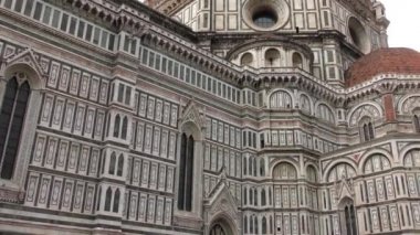 Cattedrale di Santa Maria del Fiore (Türkçe: Çiçek Aziz Mary Katedrali) İtalya 'nın Floransa kentinde bulunur. 4K görüntü