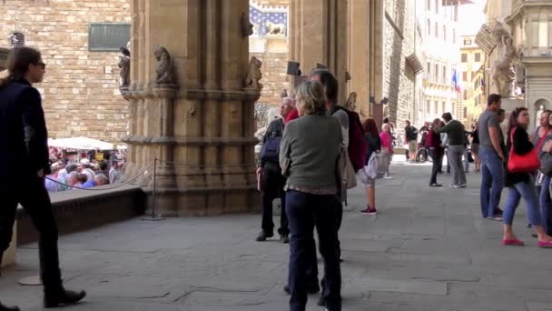 Kwiaciarnia Włochy Kwiacil 2015 Niezidentyfikowane Osoby Przy Wejściu Galerii Uffizi — Wideo stockowe