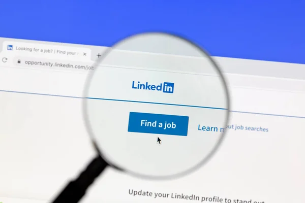 Ostersund Sveç Ağustos 2020 Bir Büyüteç Altında Linkedin Web Sitesi — Stok fotoğraf