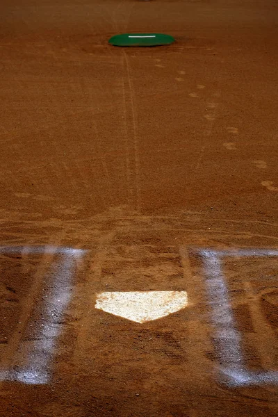 Honkbal Homeplate Met Slagbox Krijtlijnen Bruin Kleivuil — Stockfoto