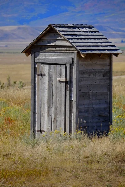 Old Outhouse Prairie Ghost Town Countryside Abandoned Historical Area — Stock Photo, Image