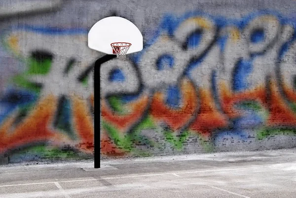 Detalj Urban Basketball Hoop Innerstaden Innercity Vägg Och Asfalt Utomhus — Stockfoto