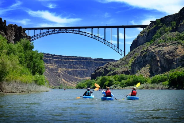 Kayaking River Canyon Bridge Spaning Distance Adventure — Stock Photo, Image