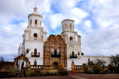 Tucson Arizona 'daki San Xavier misyonu İspanyol din mimarisi