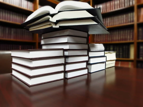 Books Table Libary Studying Education Learning Open Reading — Stock Photo, Image