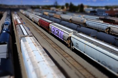 Tren ve tren araba minyatür modunda modelleri ya da küçük oyuncaklar gibi