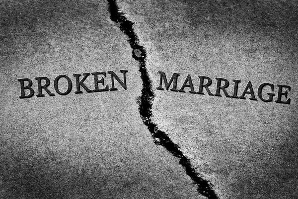 Nefunkční manželství Rozvod pár roztrhli zničený vztah — Stock fotografie