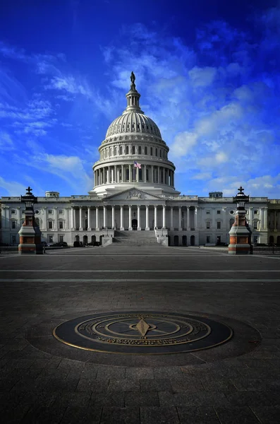 Капитолий Сша Вашингтоне Округ Колумбия Флагом — стоковое фото