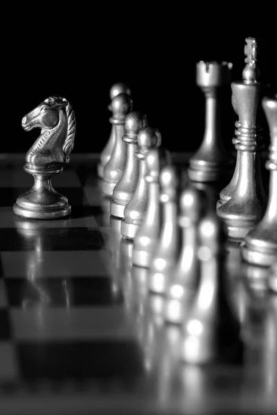 Potongan Papan Catur Untuk Bermain Game Dan Strategi Ksatria Kerajaan — Stok Foto
