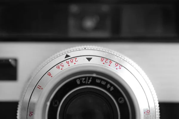 Vecchia Fotocamera Con Apparecchio Fotografico Obiettivo Manuale Catturare Immagini — Foto Stock