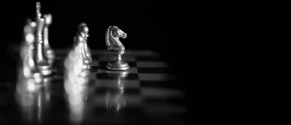 Κομμάτια Στο Σκάκι Για Παιχνίδι Και Στρατηγική Παιχνίδι Βασίλειο Ιππότης — Φωτογραφία Αρχείου