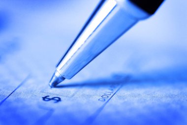 Kişisel mali bir çek imzalama