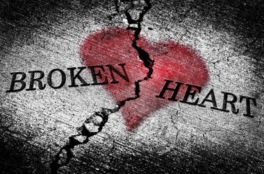 Beton doku kırık kalp kırık