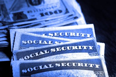 Nakit Tasarruf Emeklilik ile Sosyal Güvenlik Kartları