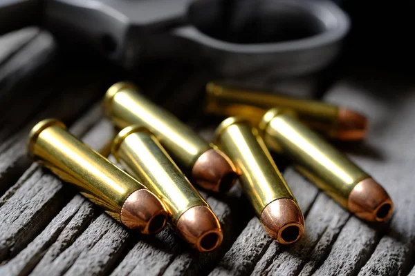 Handfeuerwaffe Zylinder für Kugeln Munition Pistolenlast geladen — Stockfoto