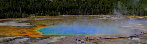 Большая призматическая весна в Йеллоустонском национальном парке
