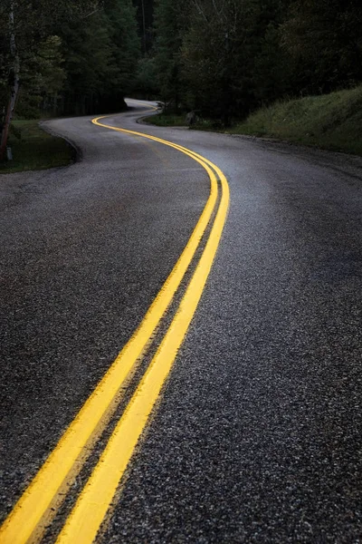 Road with Yellow Stripes Winding Driving — Stock Photo, Image