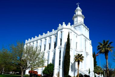 St. George Utah Mormon LDS Tapınağı beyaz taştan kilise dini