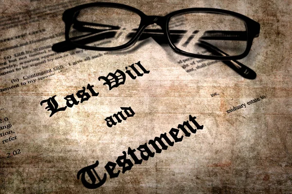 Koperta Ostatniej Woli Testamentu Okulary Czytania — Zdjęcie stockowe