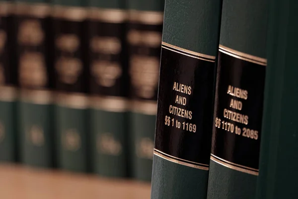 Cidadãos Estrangeiros Cidadania American Legal Law Books Shelf — Fotografia de Stock