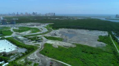 Tek Mia inşaat geliştirme sitesi Miami Hava köprü