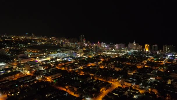 Luchtfoto Tot Oprichting Van Geschoten Beelden Van Nacht Miami Beach — Stockvideo