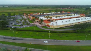 Havadan görüntüleri Florida Keys Outlet Alışveriş Merkezi 4k