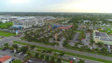 Florida City, Fl, Amerika Birleşik Devletleri - 9 Haziran 2018: Hava video Florida şehir Largo Honda ve Best Buy