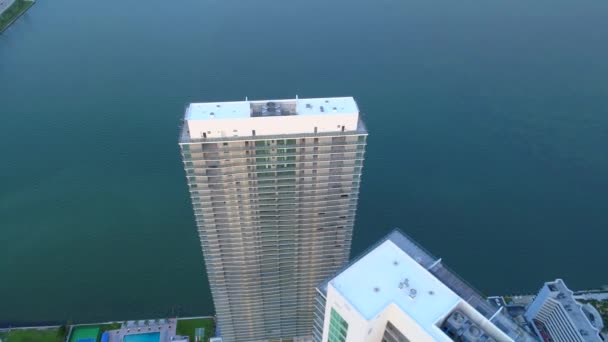 Filmische Drohnenaufnahmen Miami Hochhaus Wolkenkratzer — Stockvideo