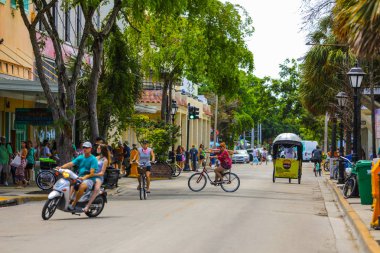 Key West, Florida, ABD - 9 Haziran 2018: yaz saati sokak fotoğraflarını Key West bir dünya ünlü tropikal seyahat turizm Güney Florida 