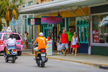 Key West, Florida, ABD - 9 Haziran 2018: yaz saati sokak fotoğraflarını Key West bir dünya ünlü tropikal seyahat turizm Güney Florida 
