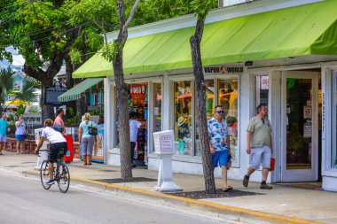 Key West, Florida, ABD - 9 Haziran 2018: yaz saati sokak fotoğraflarını Key West bir dünya ünlü tropikal seyahat turizm Güney Florida 